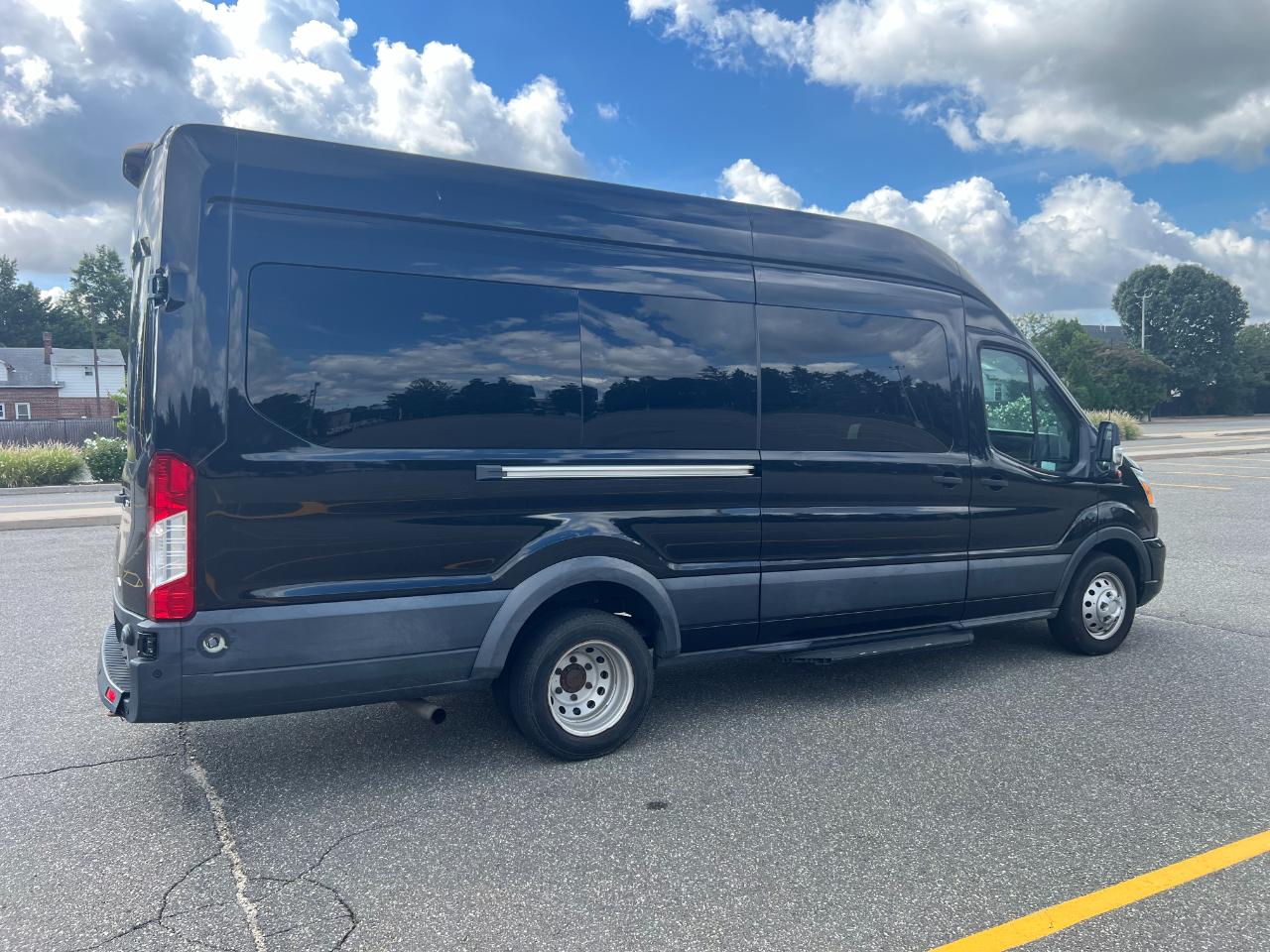 Ford Transit 350 Wagon HD High Roof XLT Sliding Pass. 148 WB EL 2020