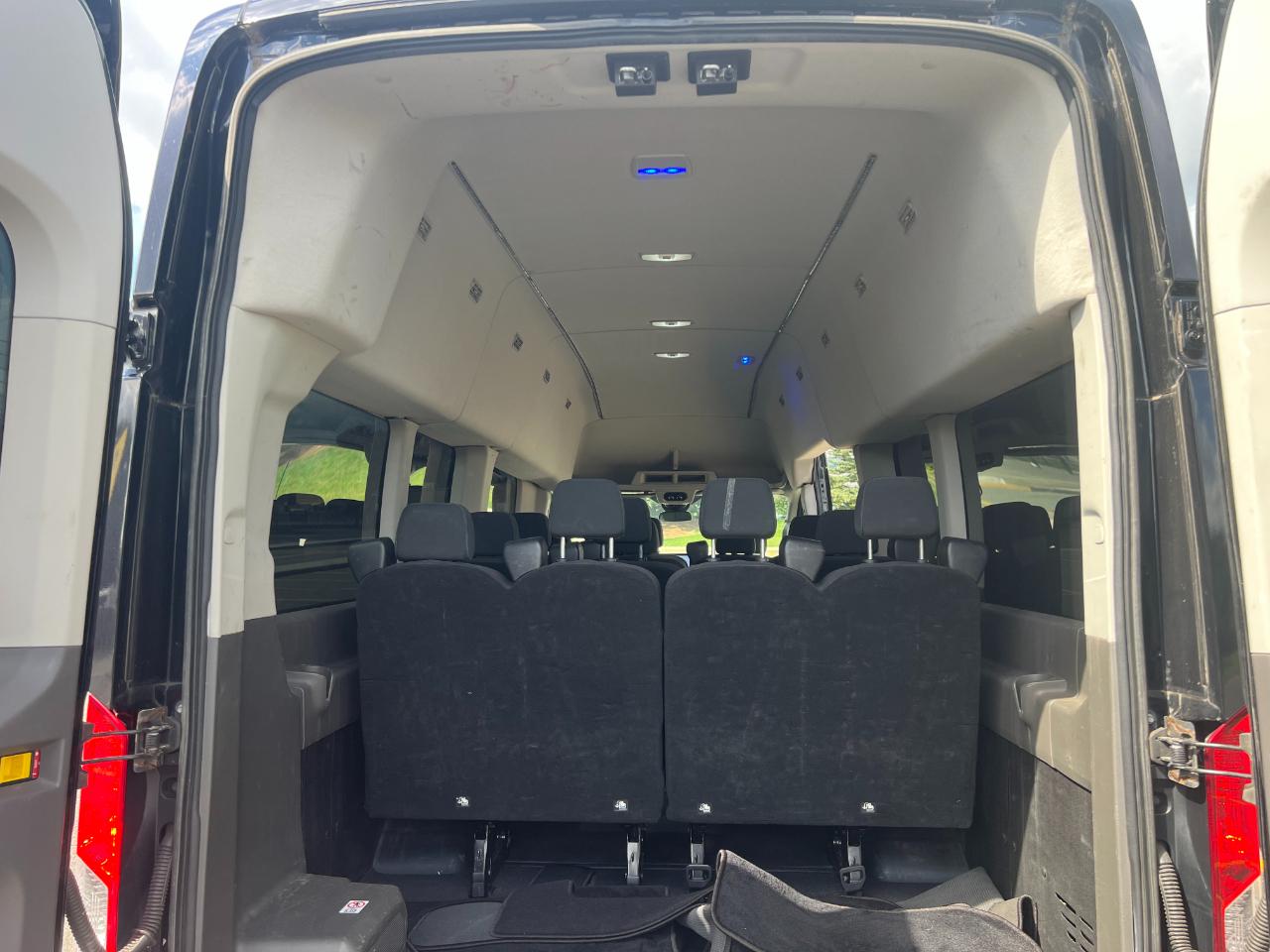 Ford Transit 350 Wagon HD High Roof XLT Sliding Pass. 148 WB EL 2020