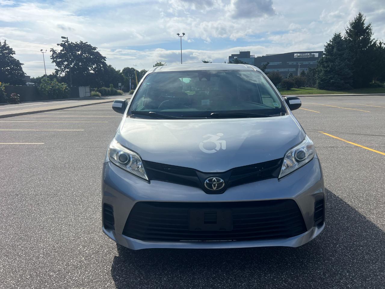 Toyota Sienna LE 7-Passenger Mobility 2020