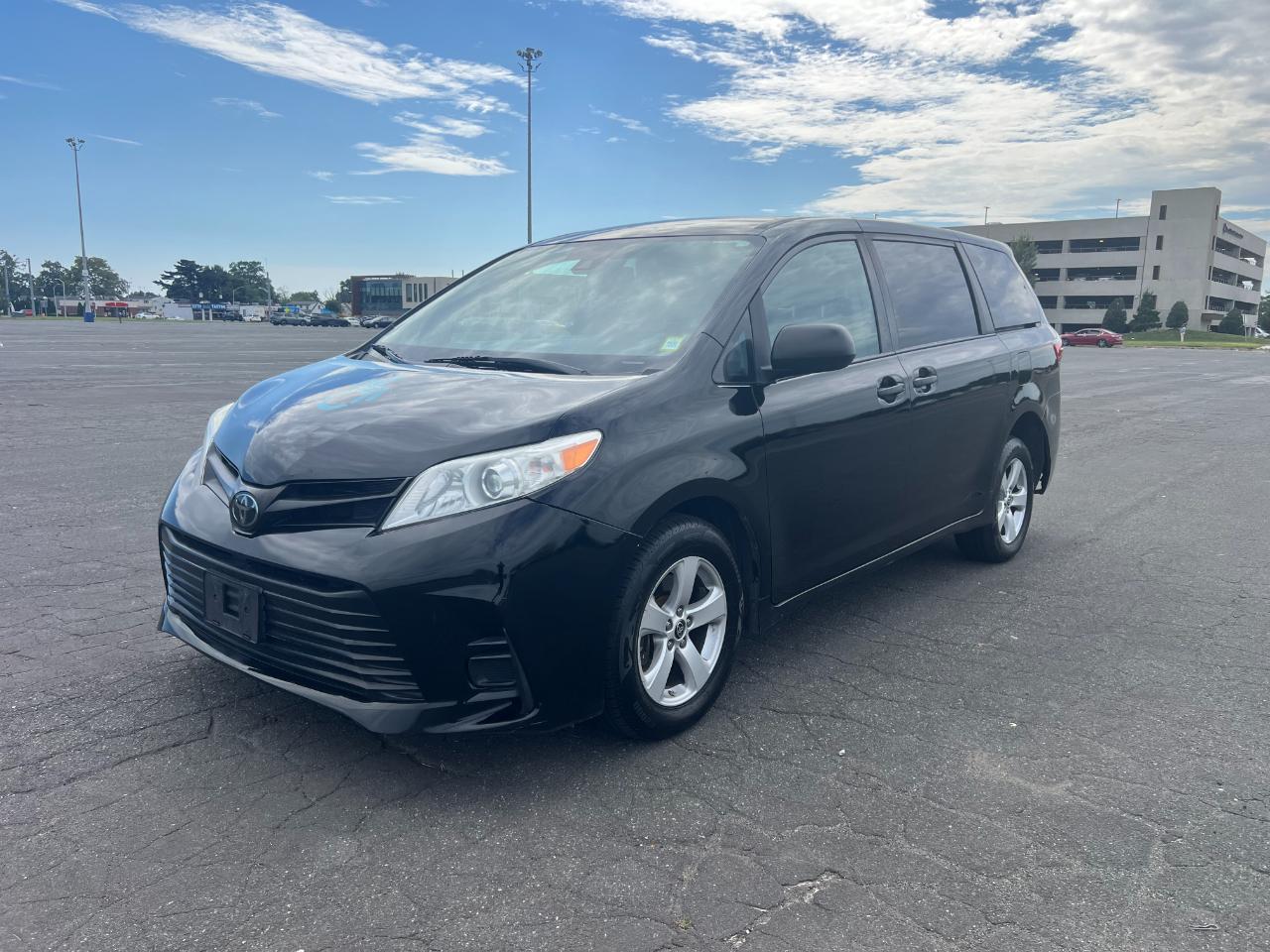 Toyota Sienna LE 7-Passenger Mobility 2020