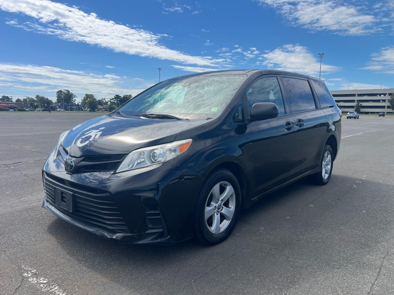 Toyota Sienna LE 7-Passenger Mobility 2020