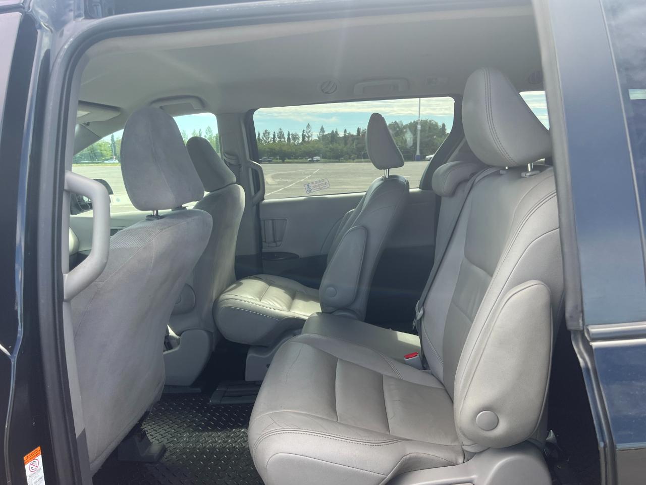 Toyota Sienna LE 7-Passenger Mobility 2020