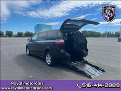 2020 Toyota Sienna 