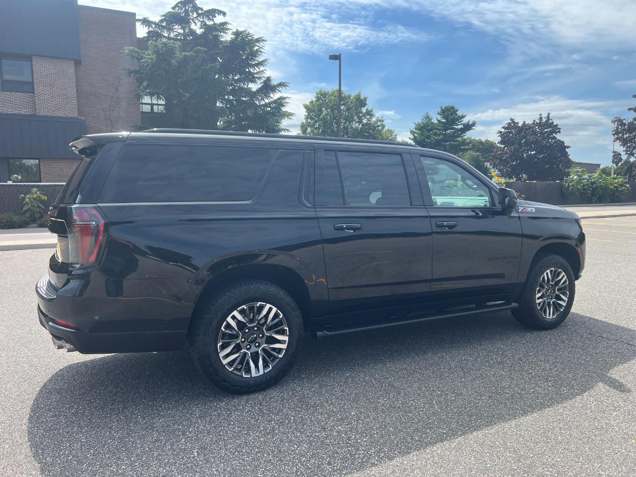 Chevrolet Suburban Z71 2025