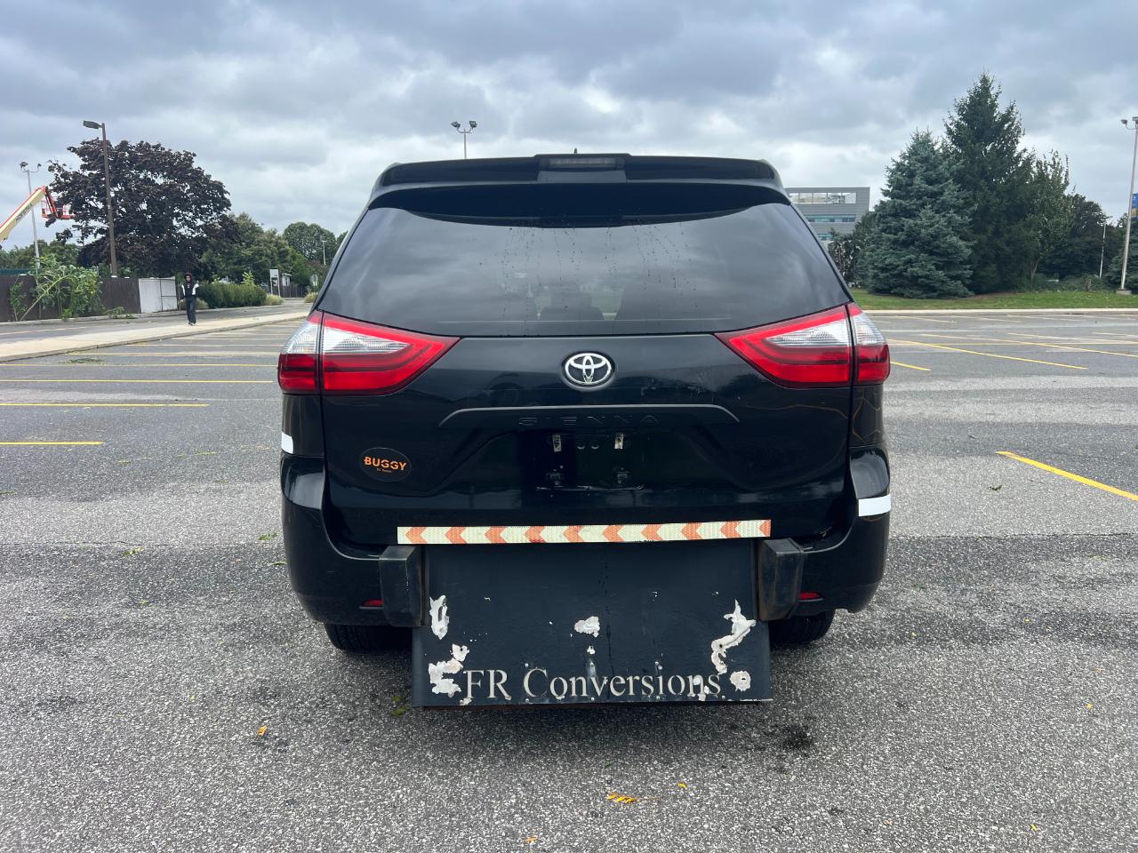 Toyota Sienna LE 7-Passenger Mobility 2020