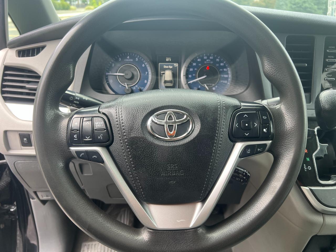Toyota Sienna LE 7-Passenger Mobility 2020