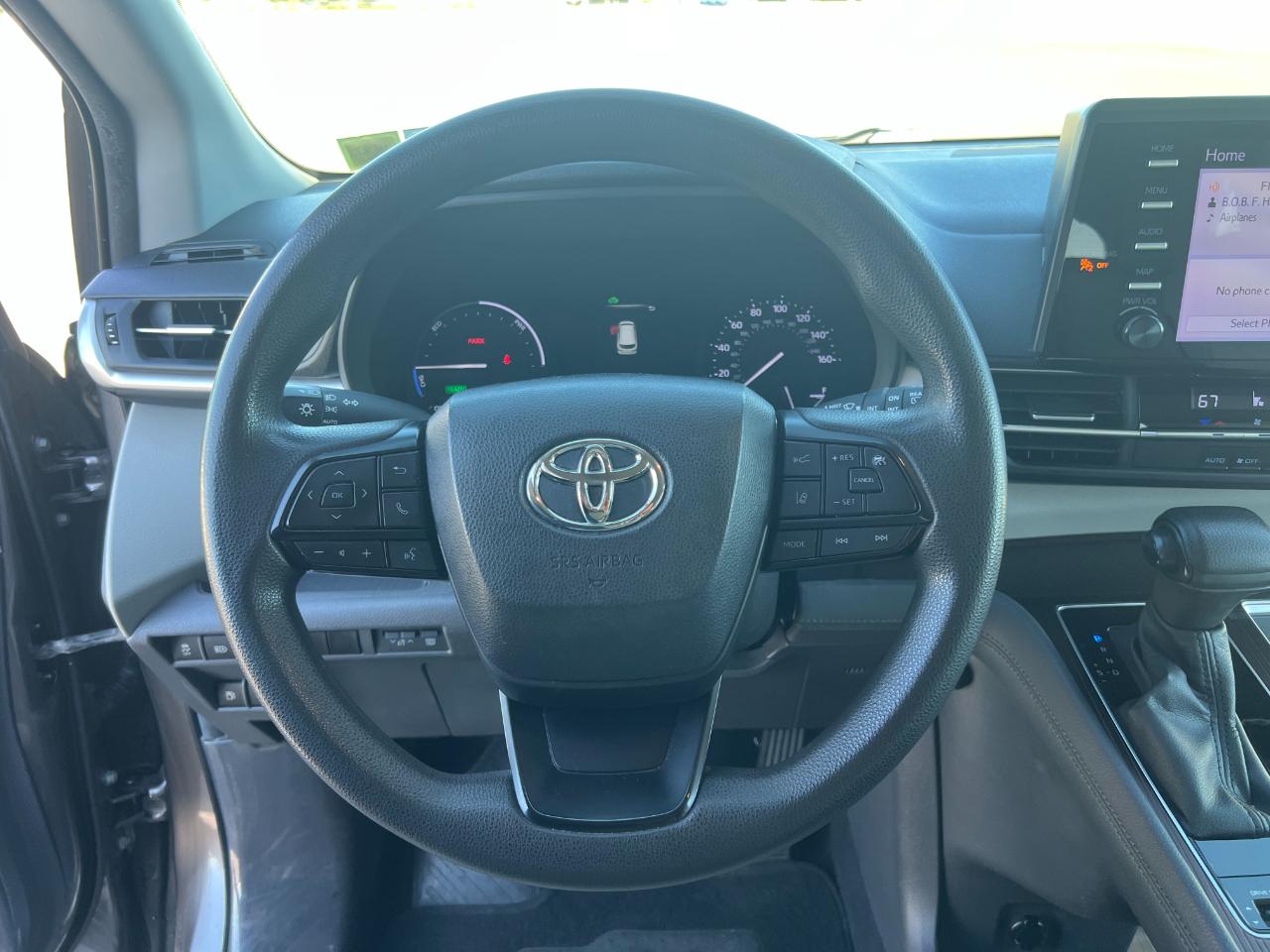 Toyota Sienna LE 8-Passenger 2024