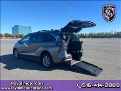 2024 Toyota Sienna 