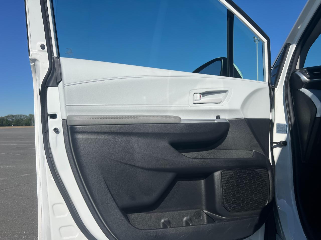 Toyota Sienna LE 8-Passenger 2026
