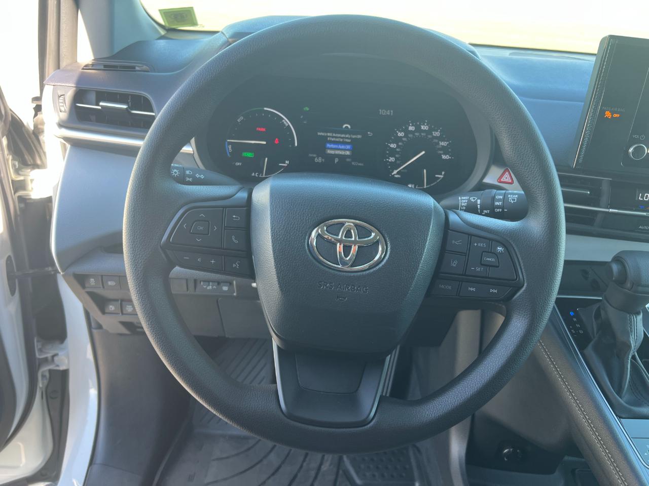 Toyota Sienna LE 8-Passenger 2026