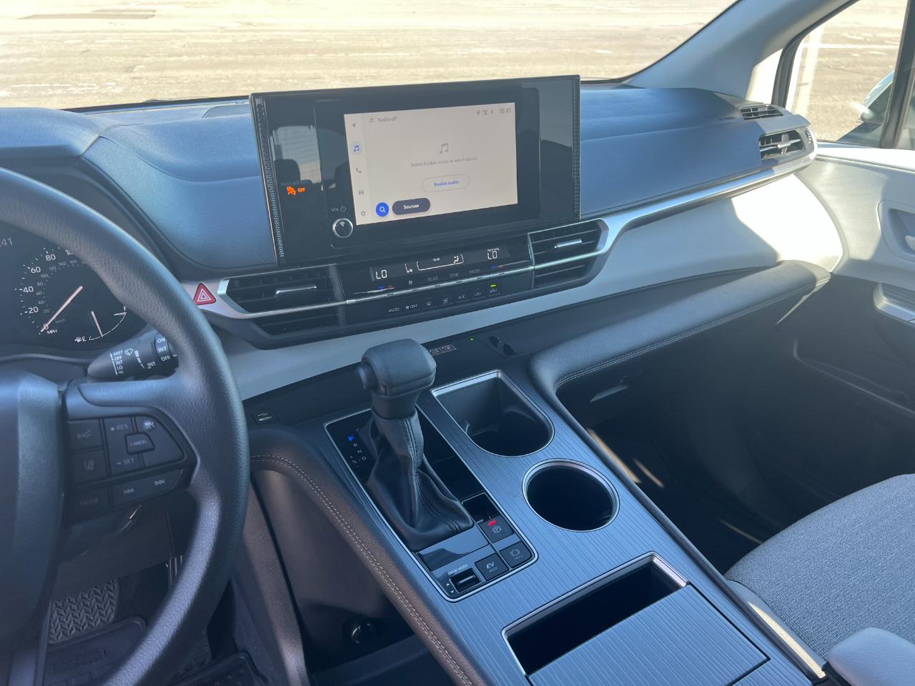 Toyota Sienna LE 8-Passenger 2026