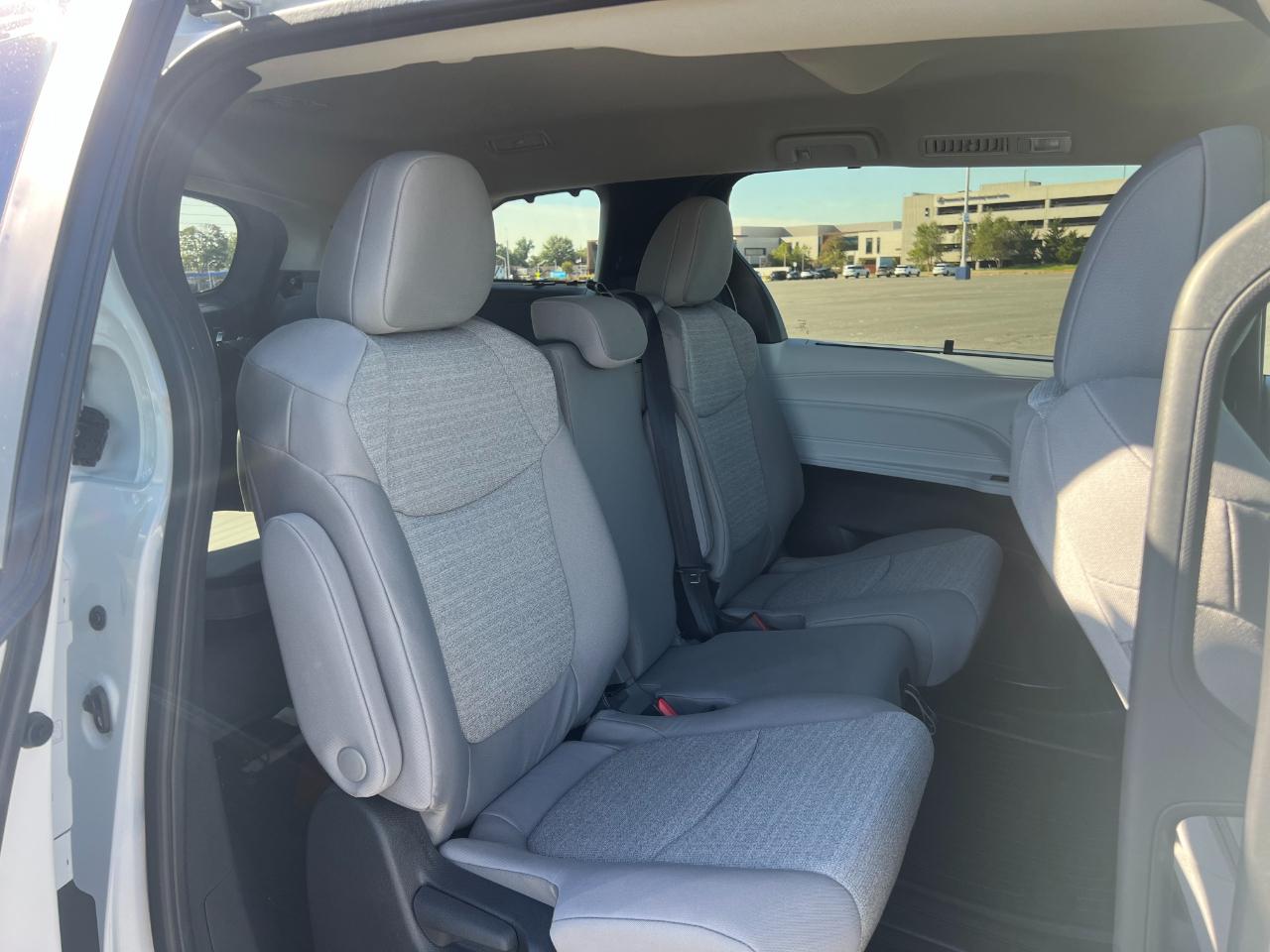 Toyota Sienna LE 8-Passenger 2026