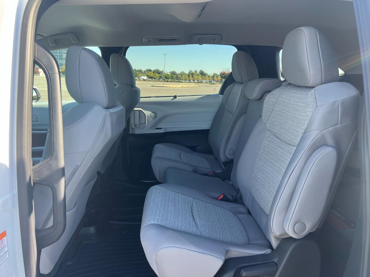 Toyota Sienna LE 8-Passenger 2026