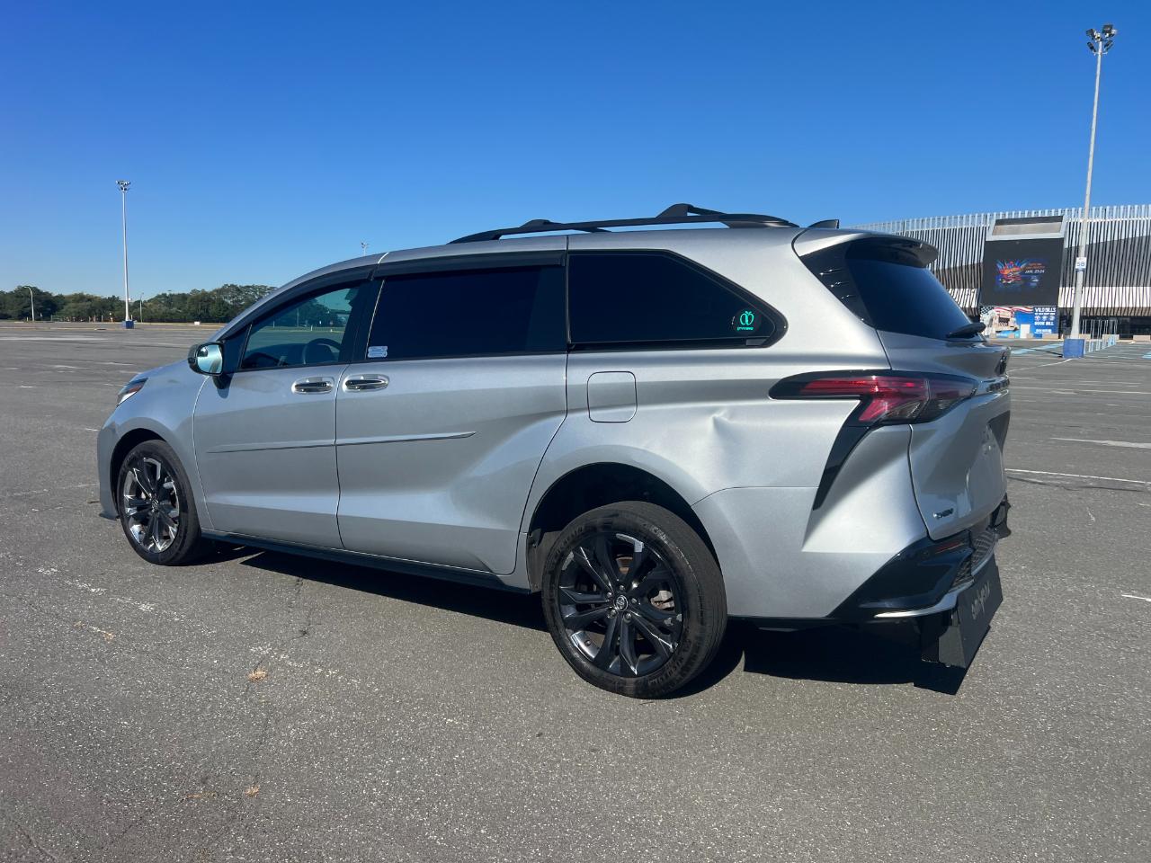 Toyota Sienna XSE 7-Passenger 2025