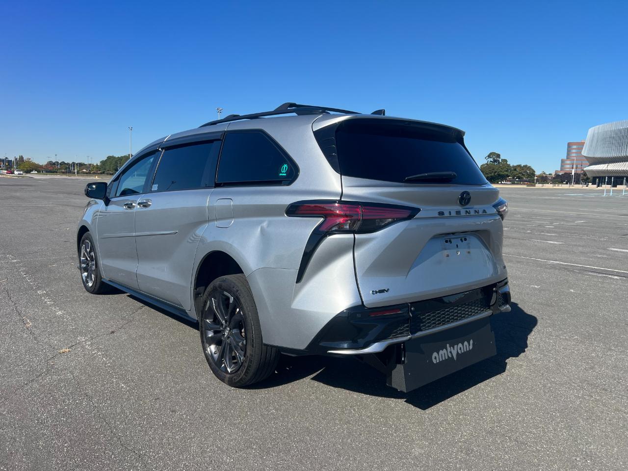 Toyota Sienna XSE 7-Passenger 2025