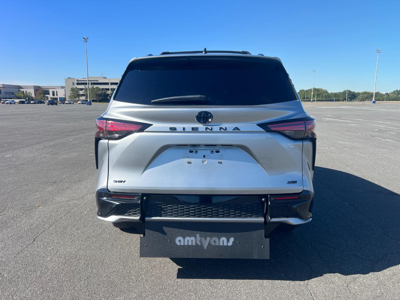 Toyota Sienna XSE 7-Passenger 2025