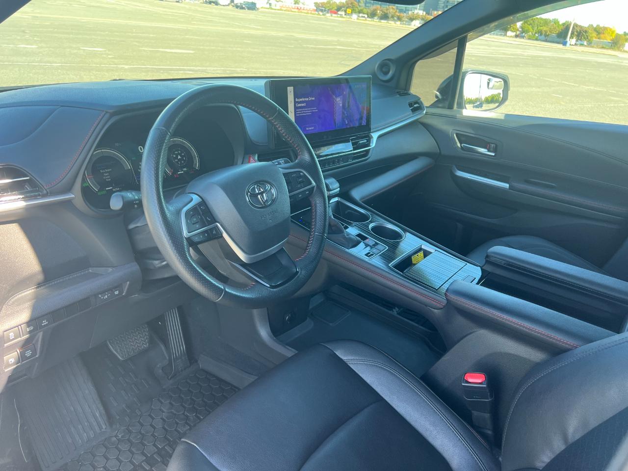 Toyota Sienna XSE 7-Passenger 2025