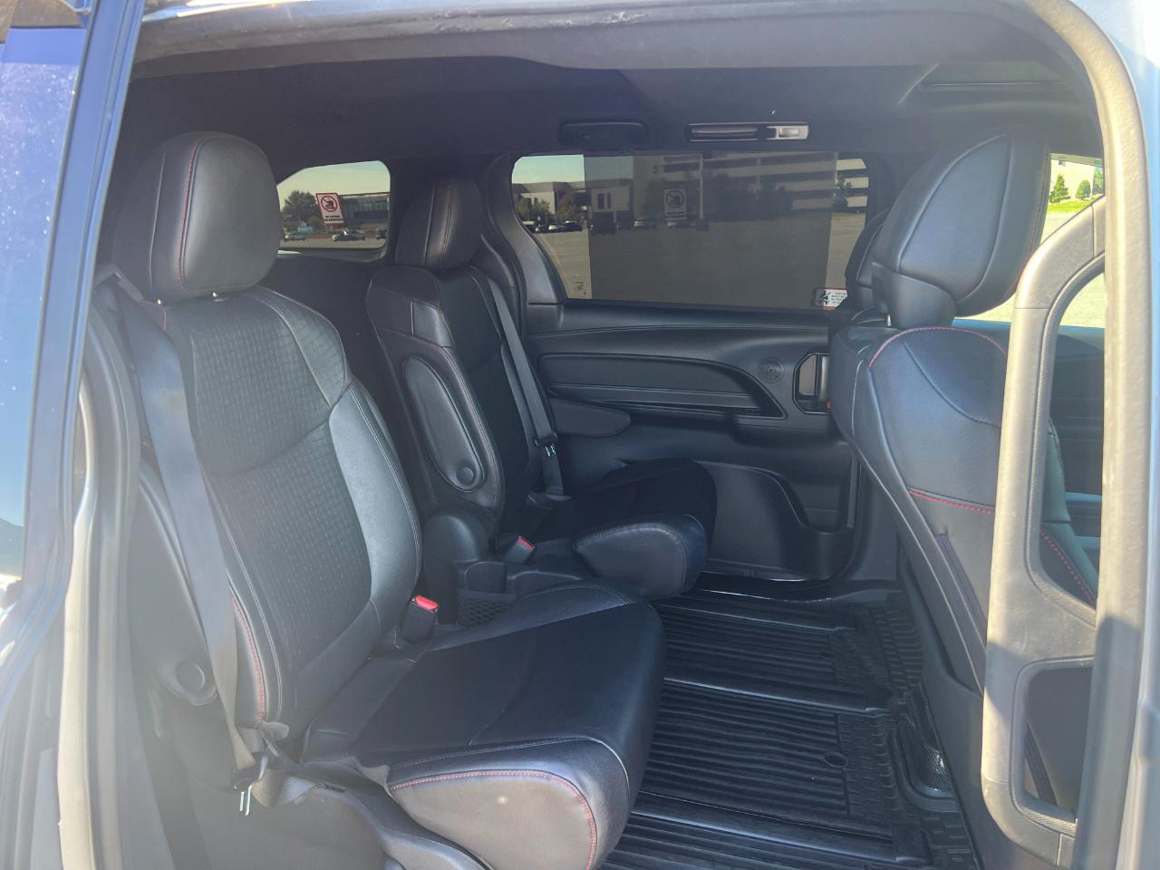 Toyota Sienna XSE 7-Passenger 2025