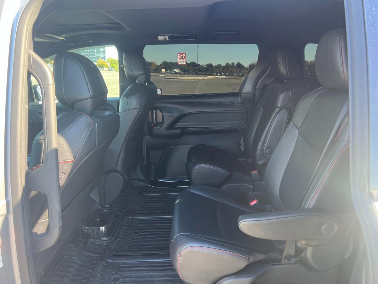 Toyota Sienna XSE 7-Passenger 2025