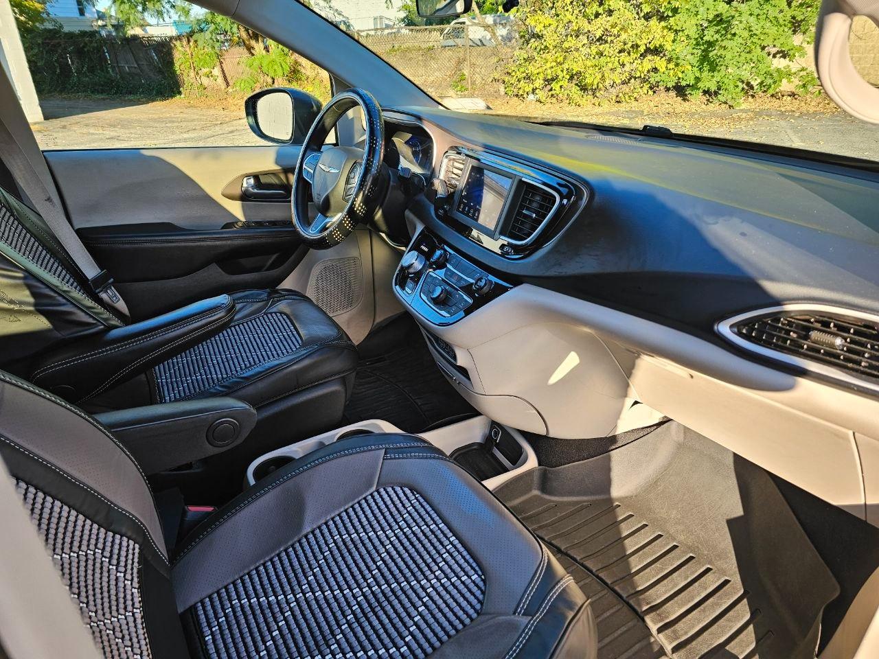 Chrysler Voyager LX 2021