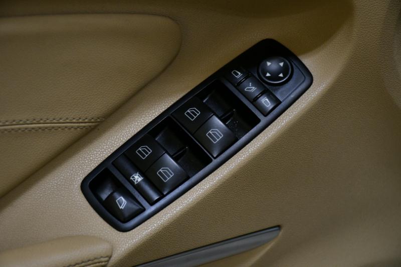 Mercedes-Benz GL-Class GL450 4MATIC 2012 Mercedes-Benz GL-Class GL450 4MATIC 2012