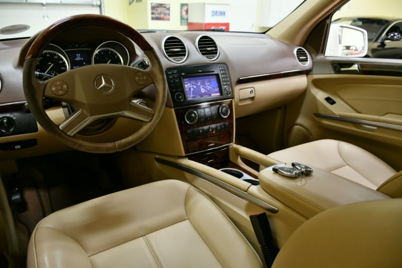 Mercedes-Benz GL-Class GL450 4MATIC 2012 Mercedes-Benz GL-Class GL450 4MATIC 2012