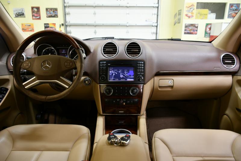 Mercedes-Benz GL-Class GL450 4MATIC 2012 Mercedes-Benz GL-Class GL450 4MATIC 2012