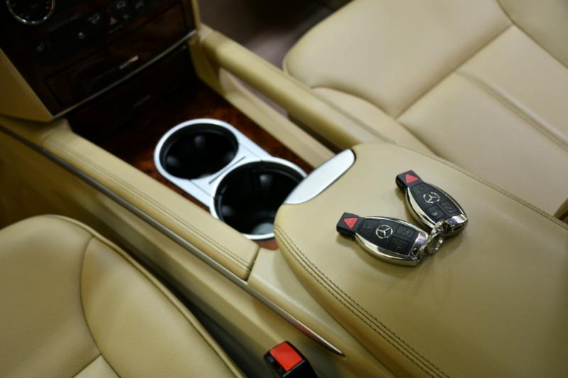 Mercedes-Benz GL-Class GL450 4MATIC 2012 Mercedes-Benz GL-Class GL450 4MATIC 2012