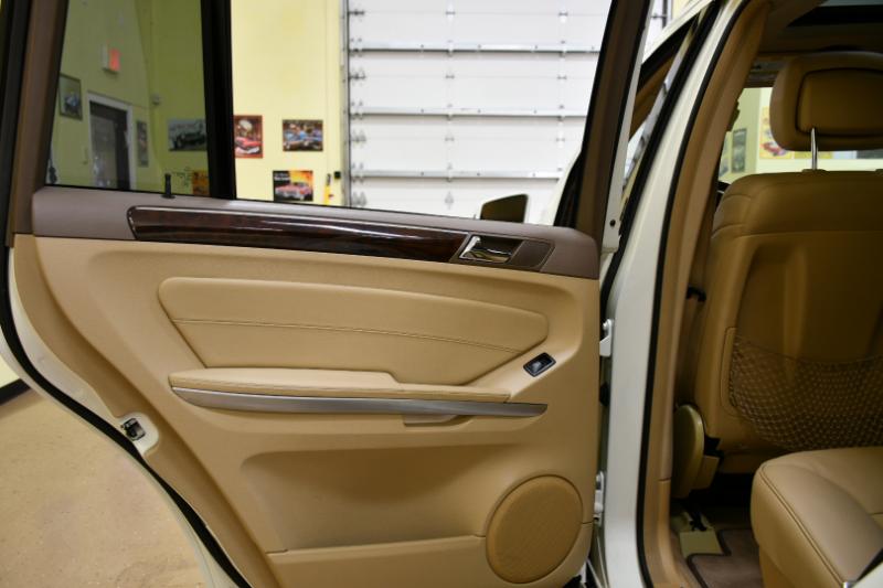 Mercedes-Benz GL-Class GL450 4MATIC 2012 Mercedes-Benz GL-Class GL450 4MATIC 2012