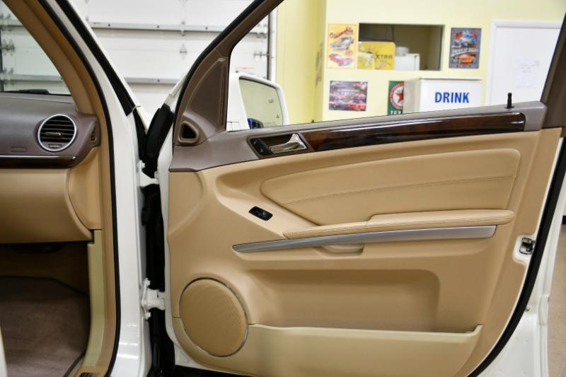 Mercedes-Benz GL-Class GL450 4MATIC 2012 Mercedes-Benz GL-Class GL450 4MATIC 2012