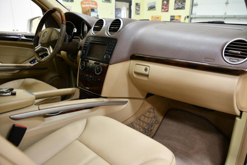 Mercedes-Benz GL-Class GL450 4MATIC 2012 Mercedes-Benz GL-Class GL450 4MATIC 2012