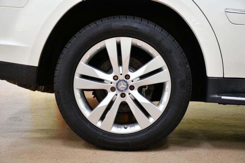 Mercedes-Benz GL-Class GL450 4MATIC 2012 Mercedes-Benz GL-Class GL450 4MATIC 2012