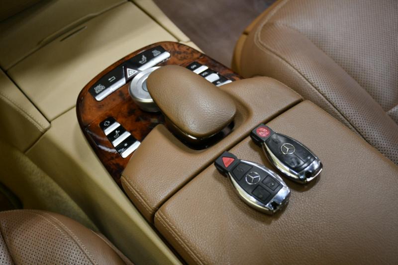 Mercedes-Benz S-Class S550 2007