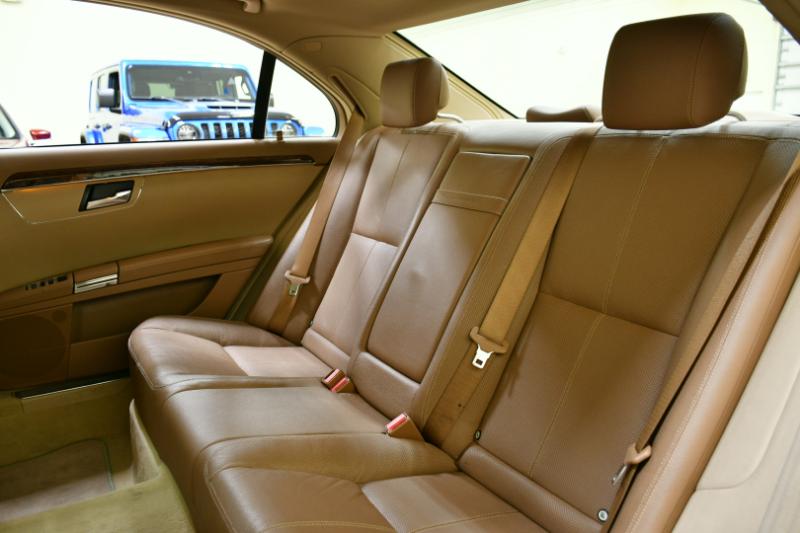 Mercedes-Benz S-Class S550 2007