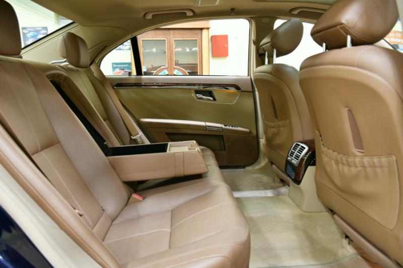 Mercedes-Benz S-Class S550 2007