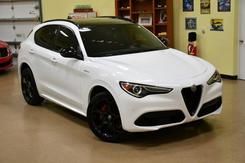 Alfa Romeo Stelvio Veloce AWD 2023