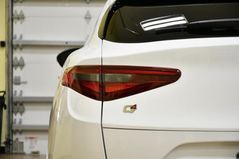 Alfa Romeo Stelvio Veloce AWD 2023