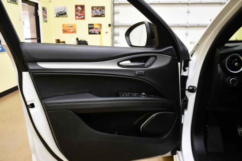 Alfa Romeo Stelvio Veloce AWD 2023