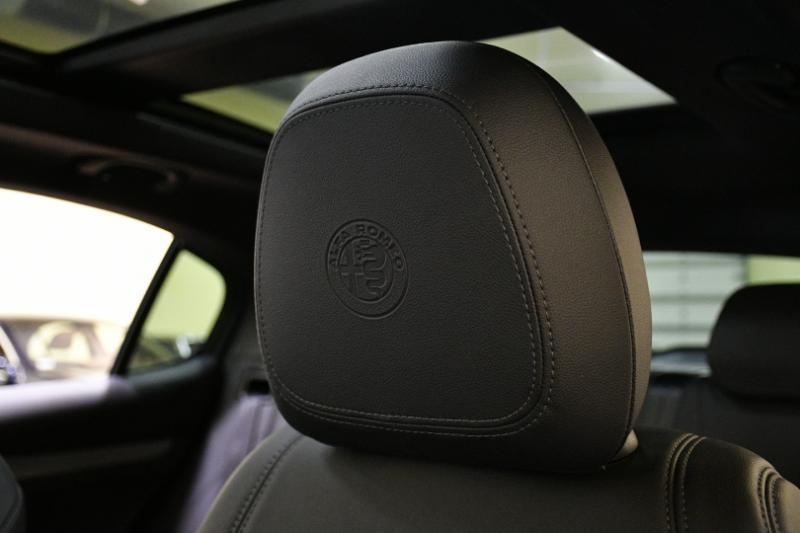 Alfa Romeo Stelvio Veloce AWD 2023