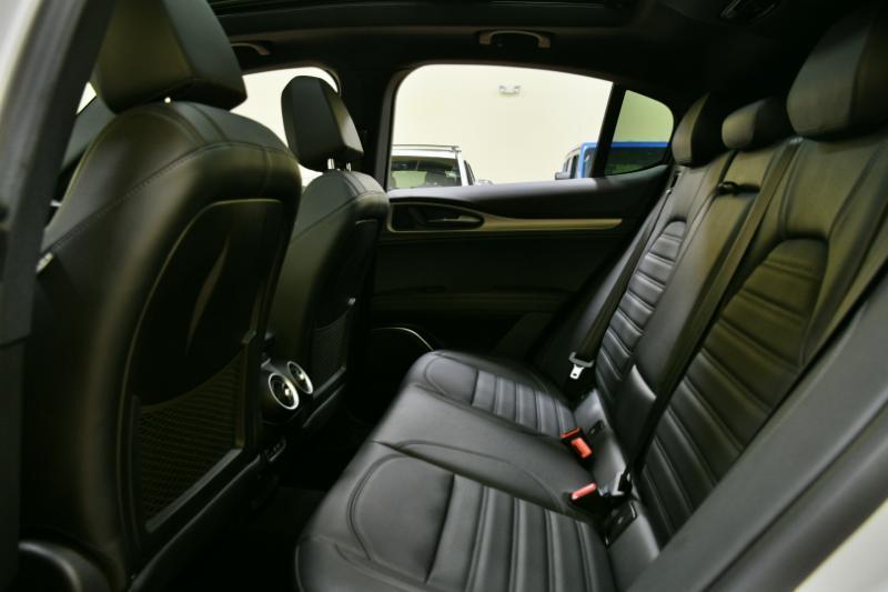 Alfa Romeo Stelvio Veloce AWD 2023