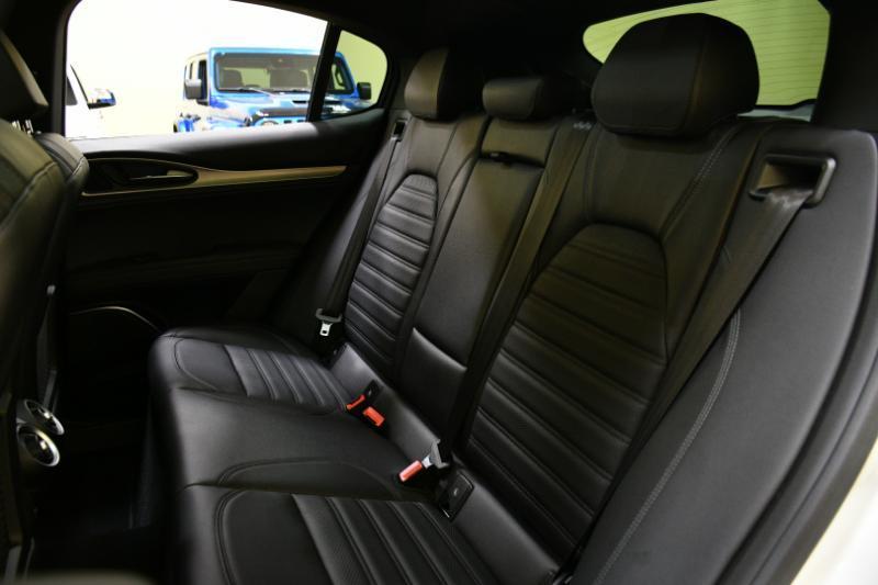 Alfa Romeo Stelvio Veloce AWD 2023