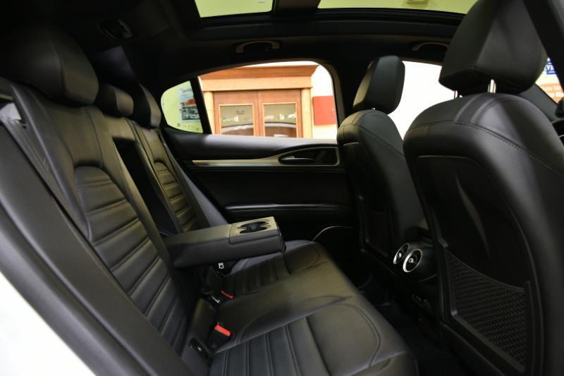 Alfa Romeo Stelvio Veloce AWD 2023