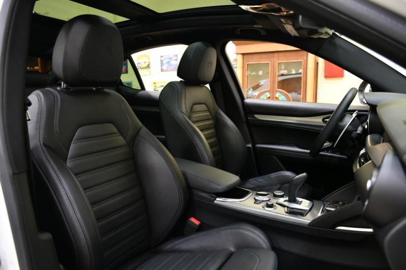 Alfa Romeo Stelvio Veloce AWD 2023