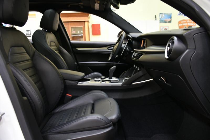 Alfa Romeo Stelvio Veloce AWD 2023