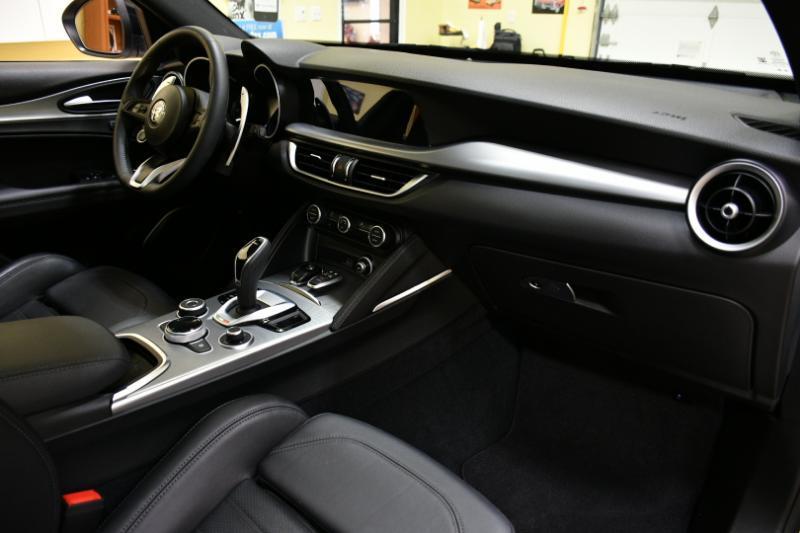 Alfa Romeo Stelvio Veloce AWD 2023