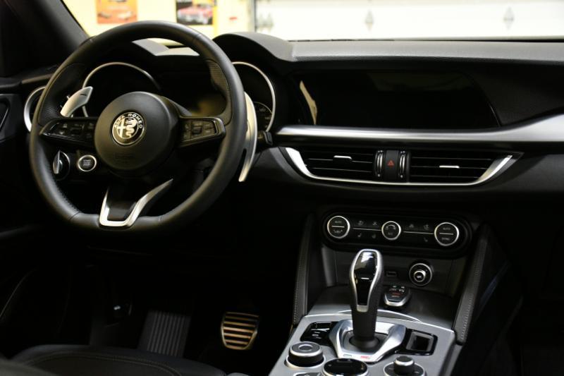 Alfa Romeo Stelvio Veloce AWD 2023