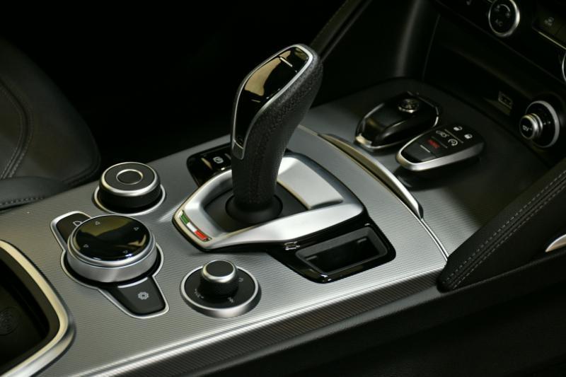 Alfa Romeo Stelvio Veloce AWD 2023