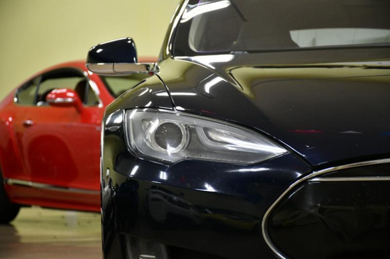 Tesla Model S 4dr Sdn RWD 85 kWh Battery 2014