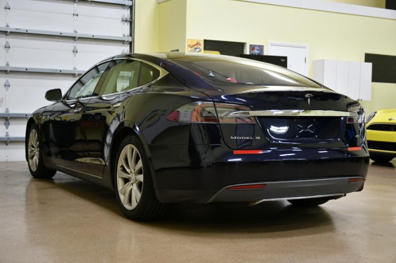 Tesla Model S 4dr Sdn RWD 85 kWh Battery 2014