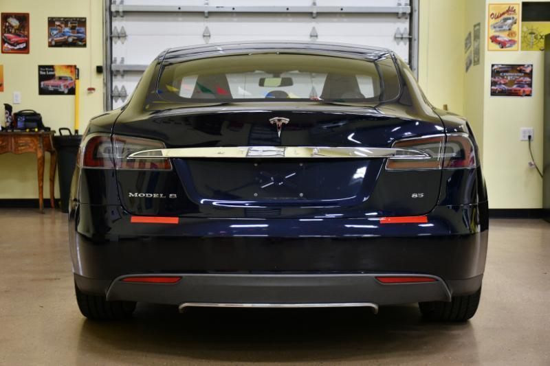 Tesla Model S 4dr Sdn RWD 85 kWh Battery 2014